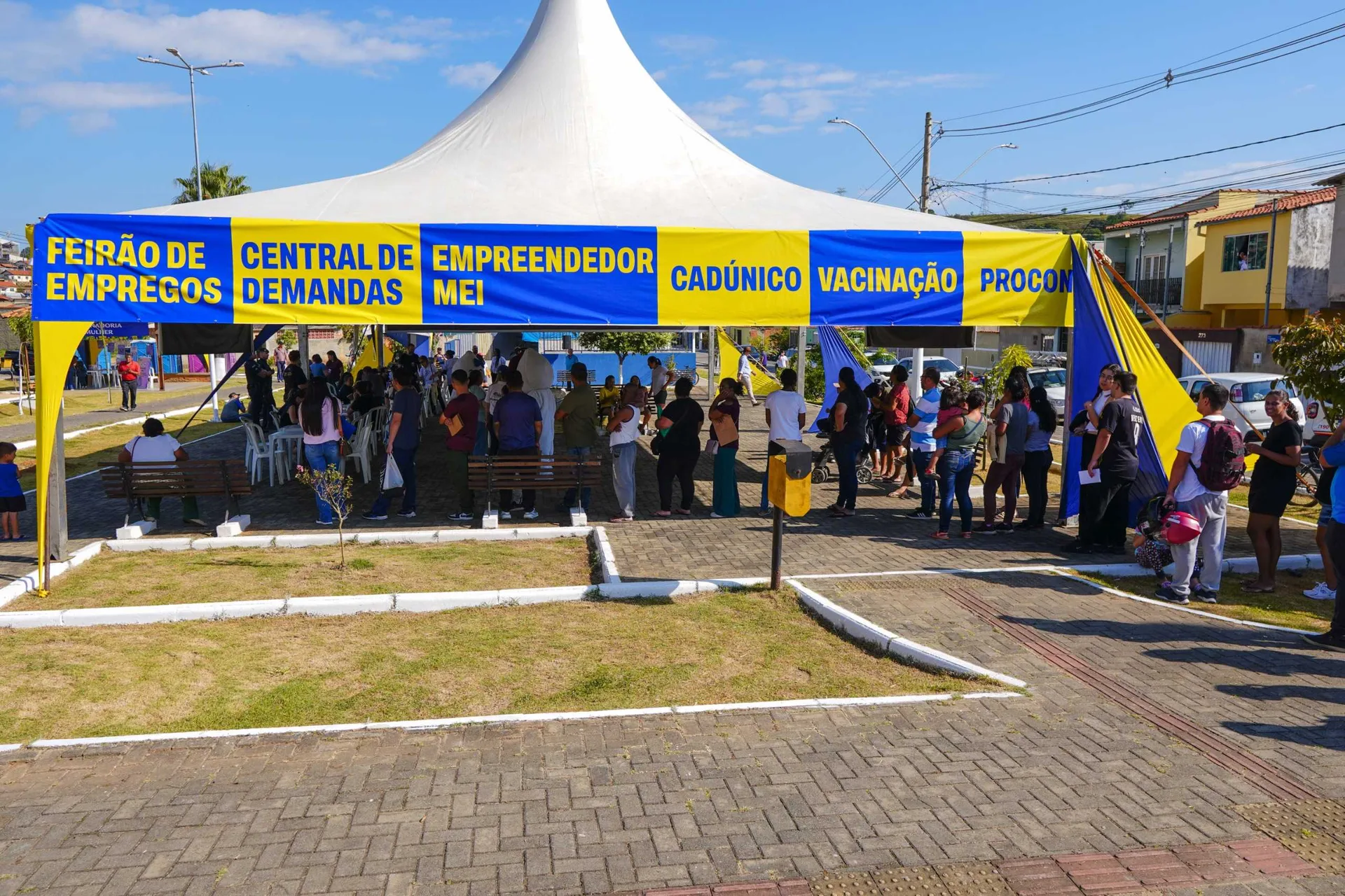 Prefeitura na Rua reúne milhares de pessoas no Rebourgeon e já confirma nova edição