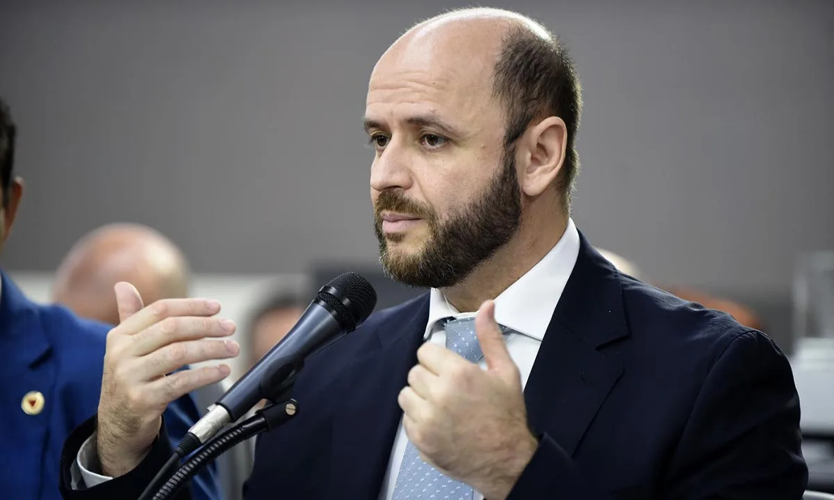 Governo de MG nega acordo e explica exoneração de ex-secretário