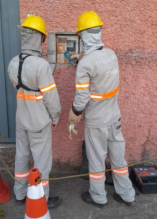 Mutirão da Cemig regulariza mais de 100 unidades e aumenta segurança da rede em Itajubá