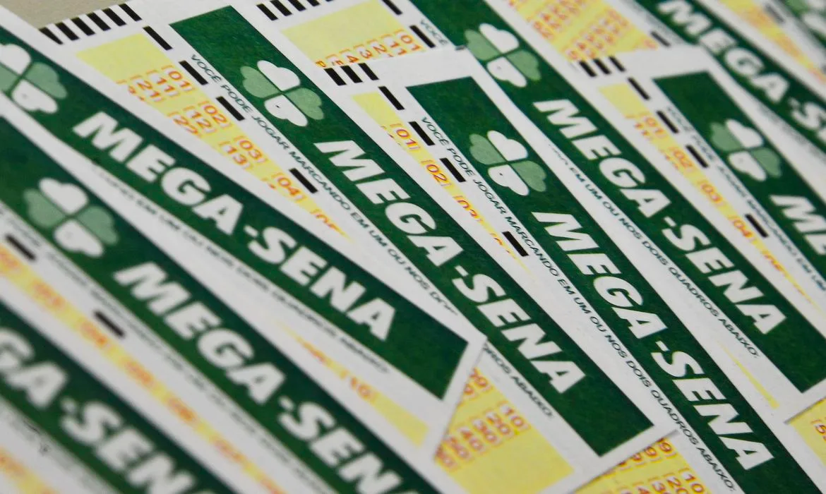 Mega-Sena acumula e prêmio principal vai para R$ 33 milhões