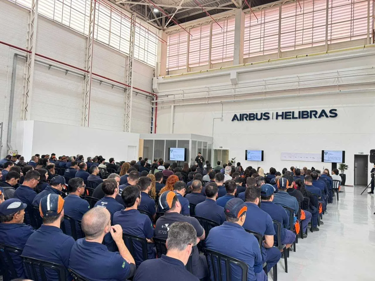 Guarda Municipal realiza palestra sobre trânsito para colaboradores da Helibras