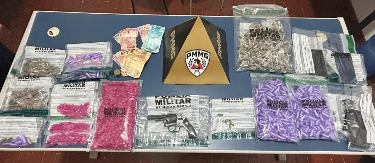B.O. 56º BPM: PM prende três homens por tráfico de drogas e apreende arma de fogo em Sapucaí-Mirim