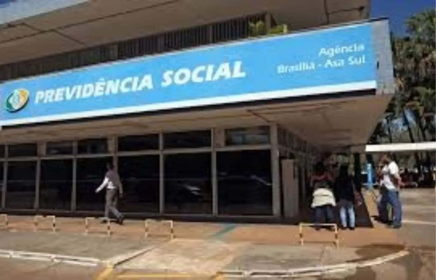 Empréstimo consignado é usado por maioria de beneficiários do INSS para pagar dívidas, revela pesquisa