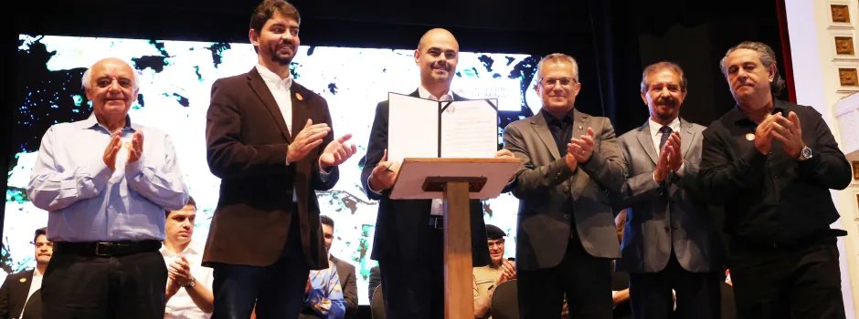 Governo de Minas transfere capital para Pouso Alegre anuncia dois novos Colégios Tiradentes para o Sul do estado