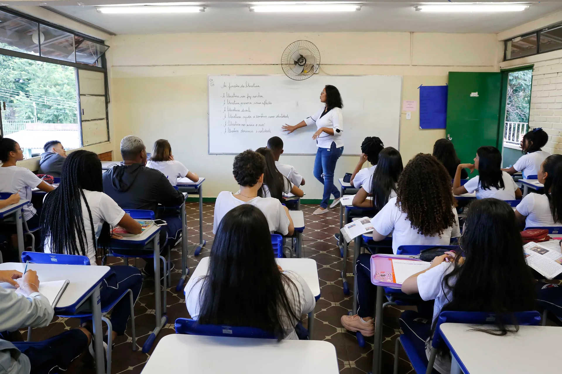 Governo de Minas publica 842 novas concessões do Adveb para servidores da rede estadual