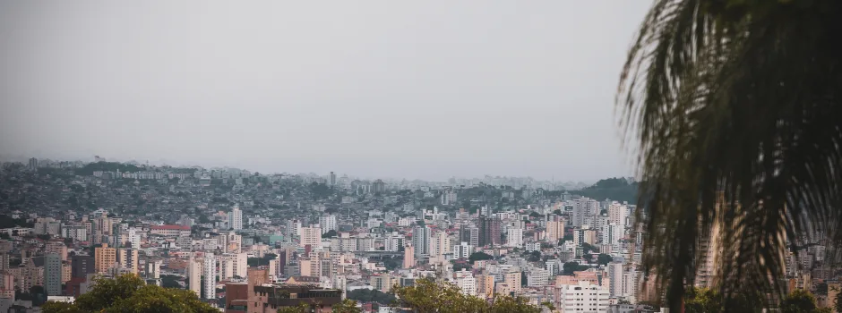 Governo de Minas emite alerta para atuação de frente fria sobre o estado no final de semana