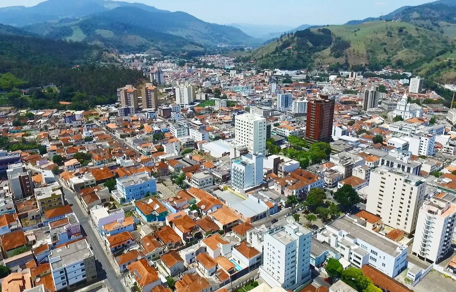 Departamento de Estradas e Rodagem de Minas interdita a BR-459 em Itajubá, no Sul de Minas